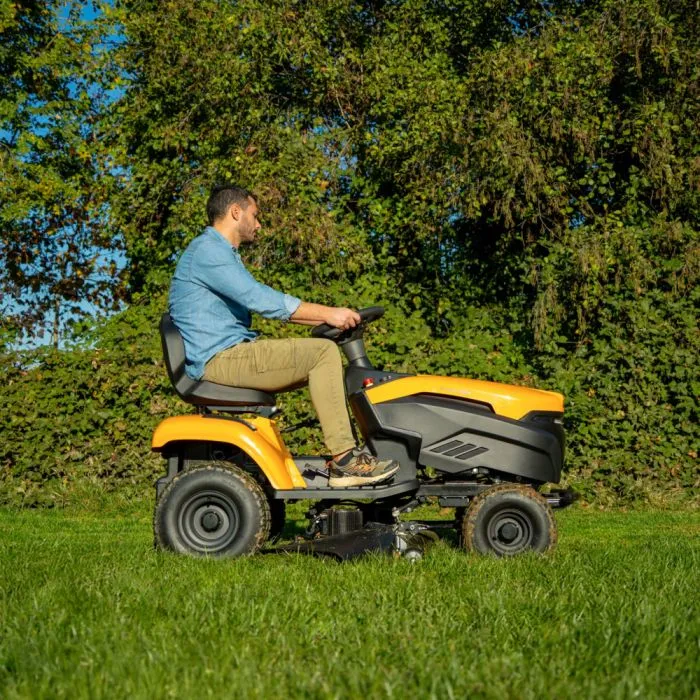 STIGA Akku-Rasentraktor Tornado 5108e – 108 cm – 56V – 3,0 kW – inkl. 5A Ladegerät – ohne Akku