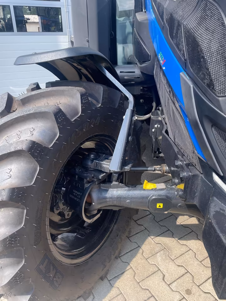 Tracteur Solis 90 Stage V avec cabine – 90 ch, transmission intégrale et boîte de vitesses 20+20