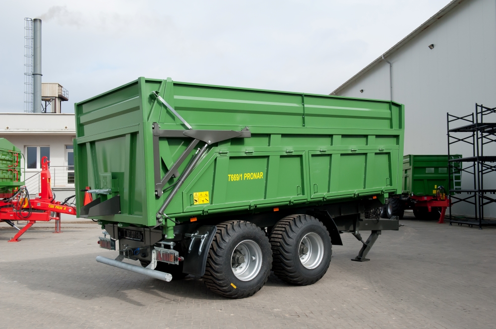 Hänger, Anhängerauflaufanhänger, grün, Landwirtschaft, Offenladewagen