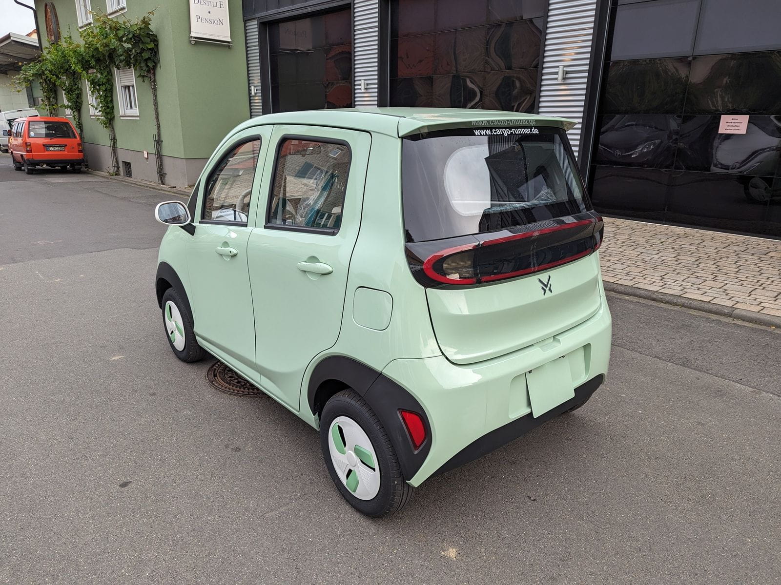 Cargo Runner PASSENGER CABIN 4-Sitzer Elektroauto 70 km/h – 100 Ah Lithium – B Führerschein – mit Klimaanlage