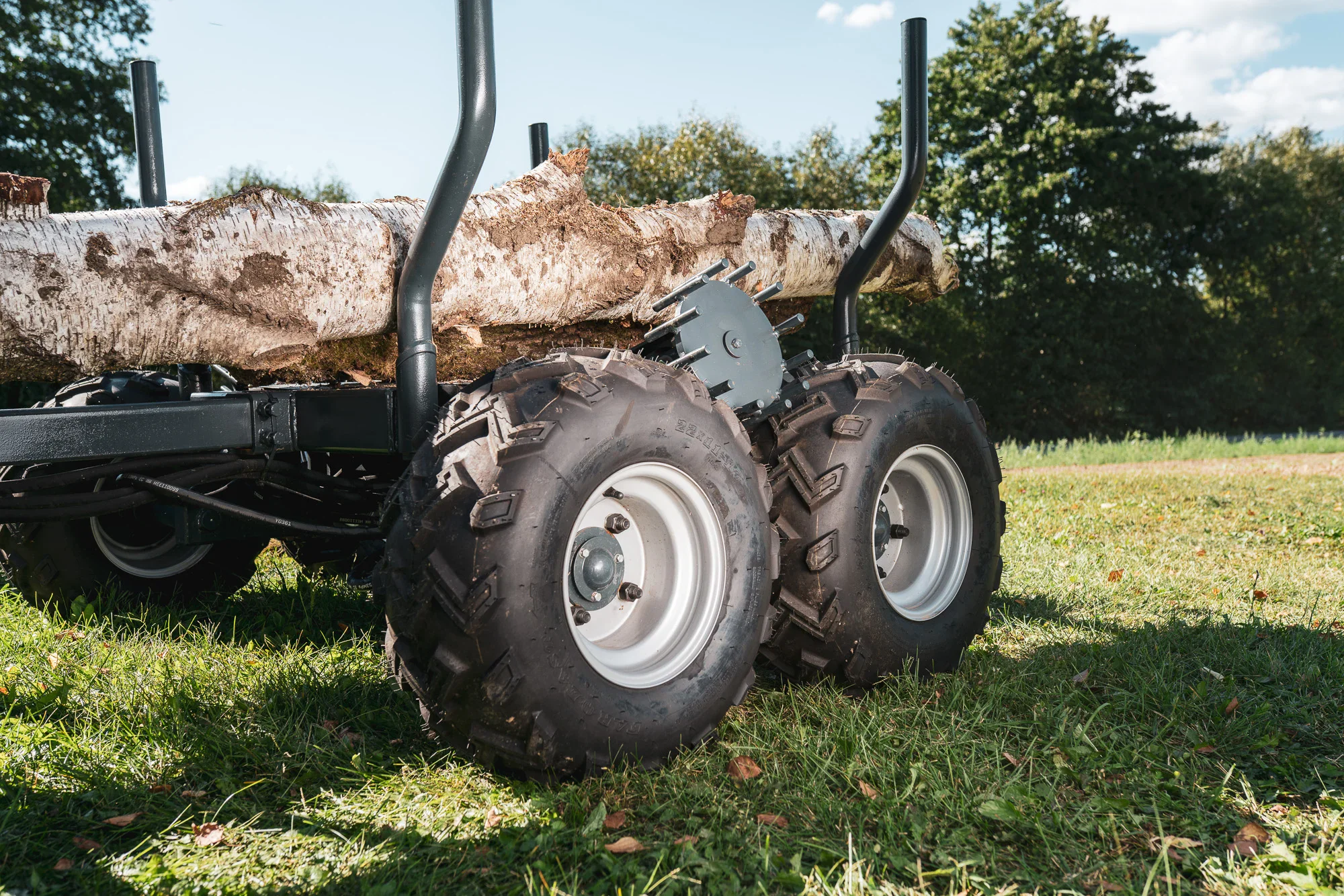 Brander BR-1500 Holzrückewagen 1500 kg mit Kran, Seilwinde & hydraulischem Allradantrieb