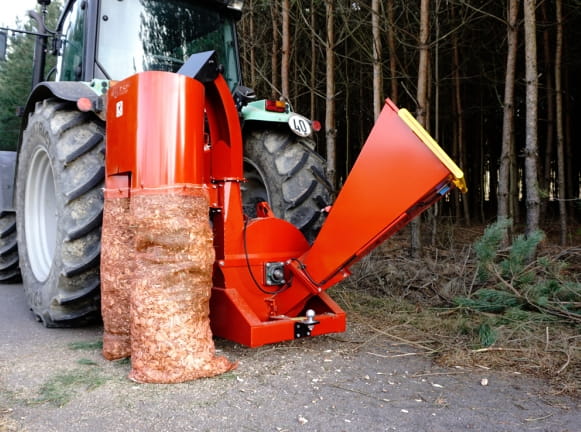 Doppelter Sackhalter für Scheibenhäcksler RT-630/RTE-630 – Material direkt absacken