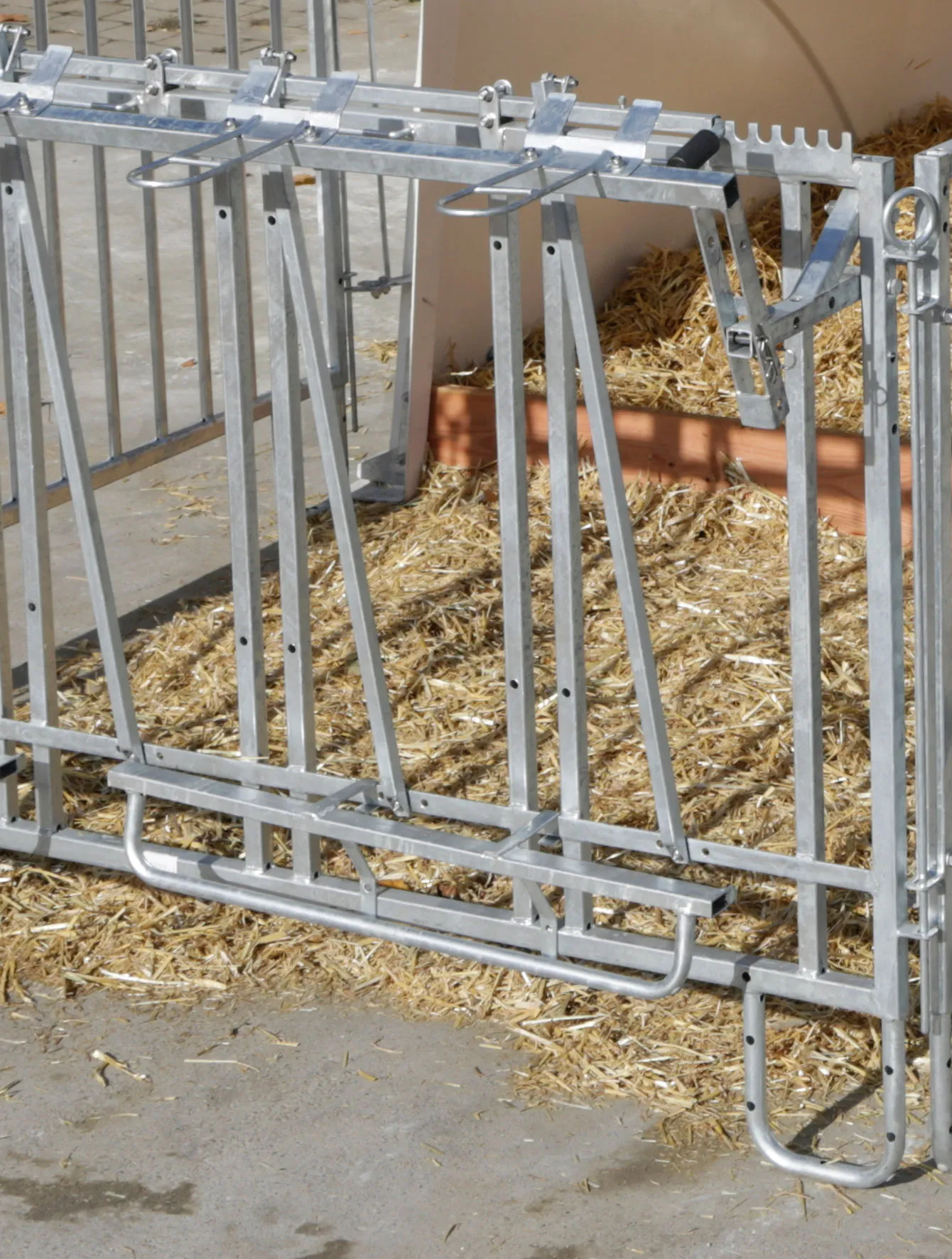 Troghalter für Langfuttertrog zum Einhängen – passend für CalfHouse Premium XL & XXL