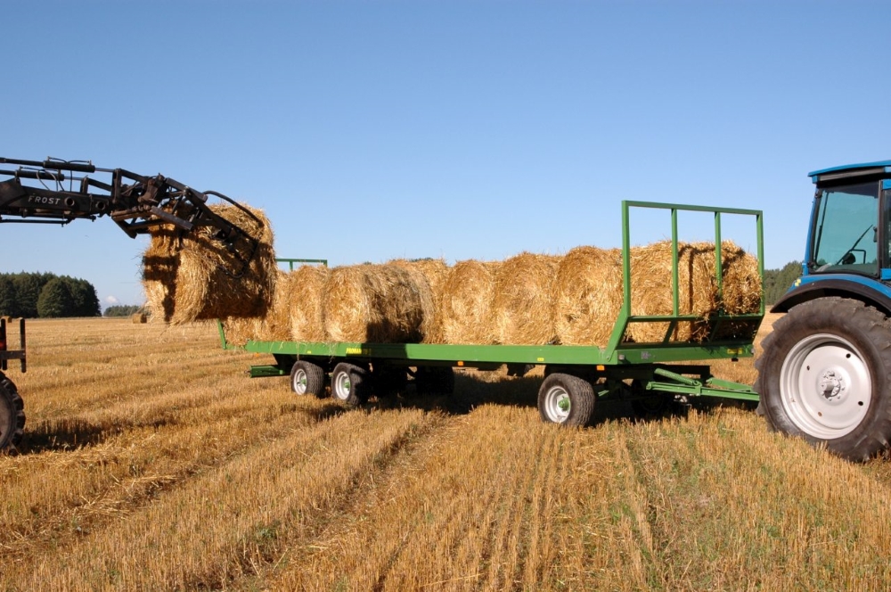 hay bale, Heuballen, Pritschenanhänger, Traktor, Landmaschinen