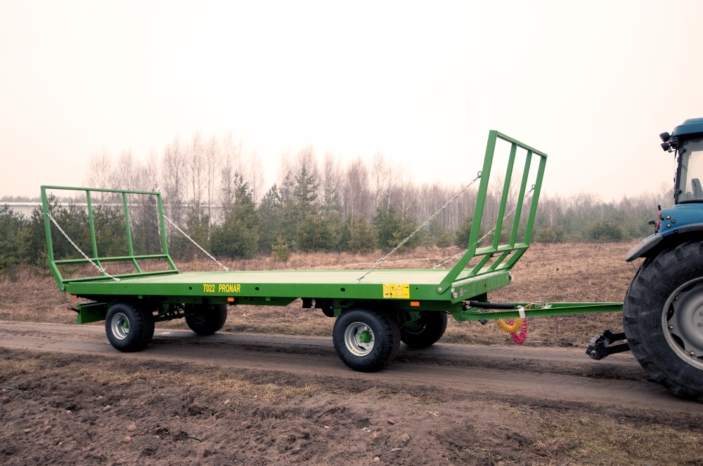 landwirtschaftsanhänger, flugboden, grüner trailer, traktoranhänger, metallrahmen