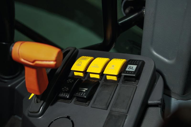 Solis 60 Stage V Cabrio 4WD – 60 PS Traktor mit ROPS, CRDi-Motor & Synchro-Shuttle