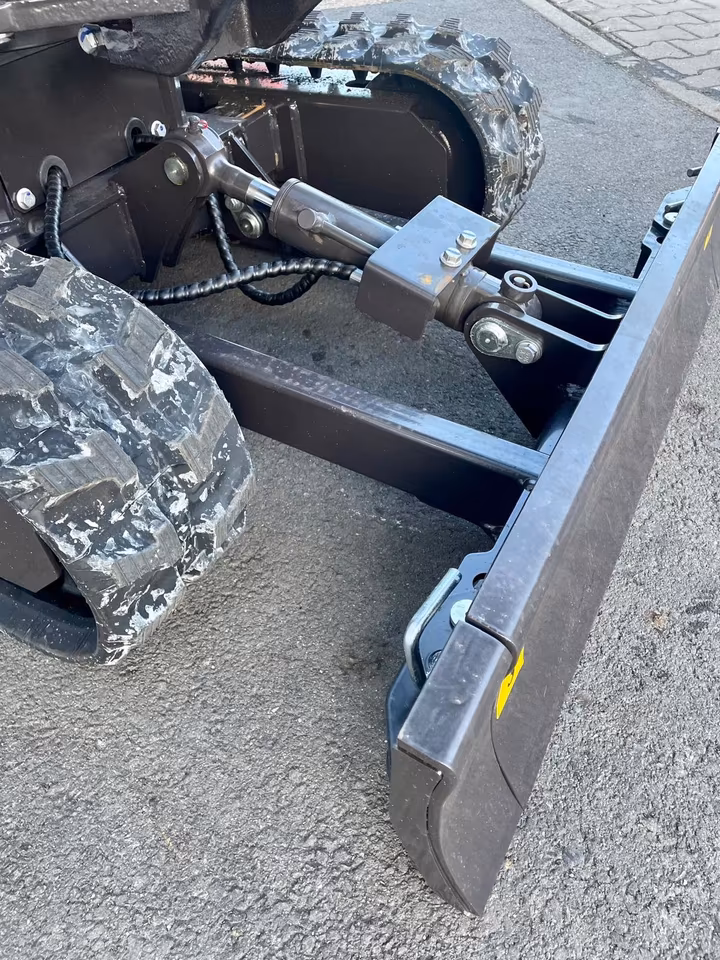 Rhinoceros XN10-9 Minibagger – Knickarm, hydraulischer Daumen & Schnellwechsler