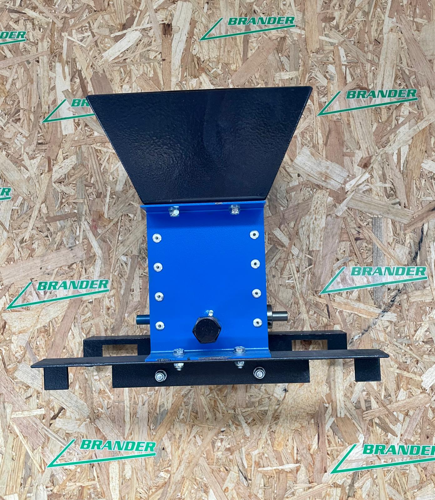 Nussknackermaschine bis zu 50(kg/h) - Antrieb über Akkuschrauber