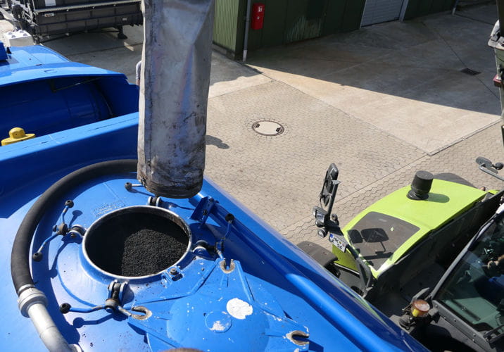 Bressel und Lade Trichterschaufel