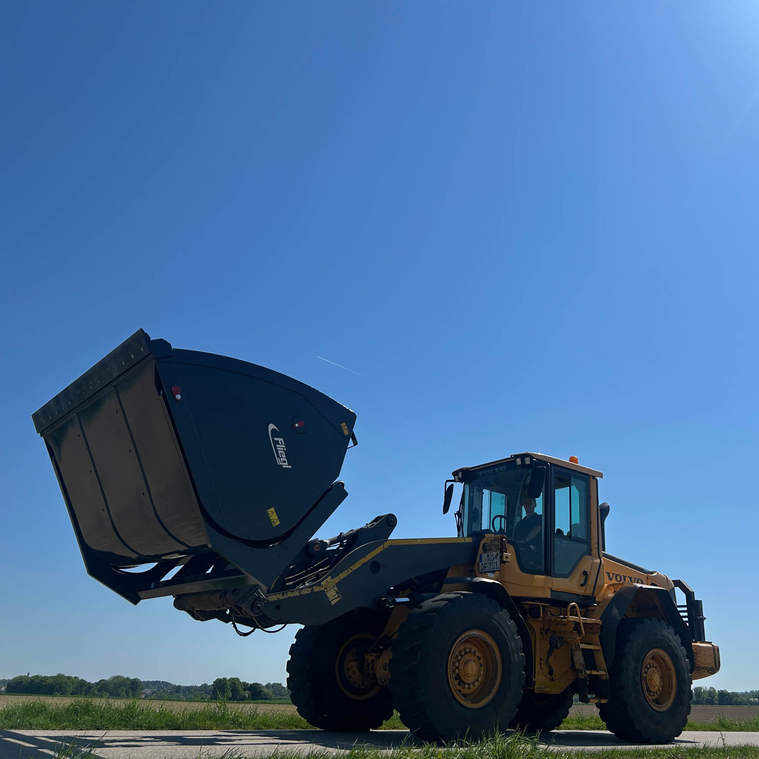 Fliegl high-tip bucket 3000 mm | Wheel loader attachment | 5.00 m³ | Hydraulic | Robust & efficient