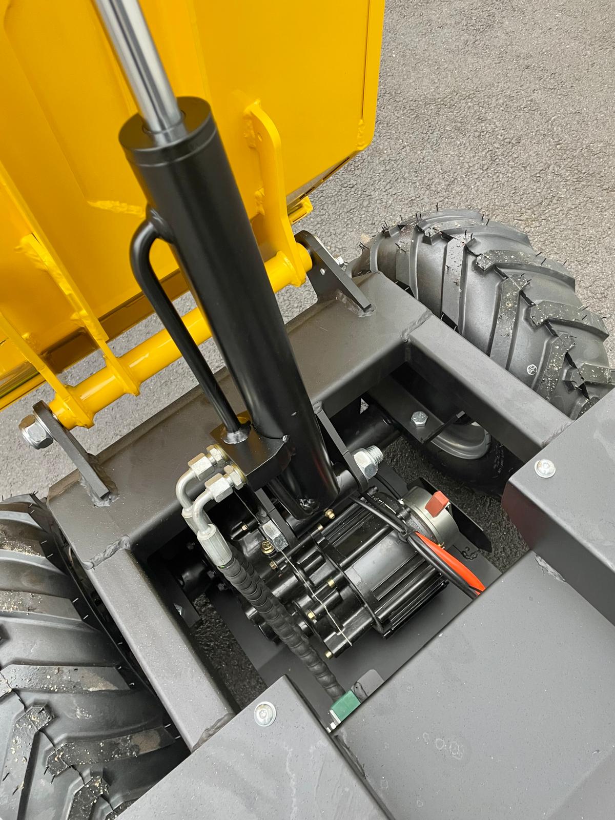 BRANDER Elektroschubkarre mit hydraulischer Kippmulde – 500 kg Tragkraft | 1000 W Elektroantrieb