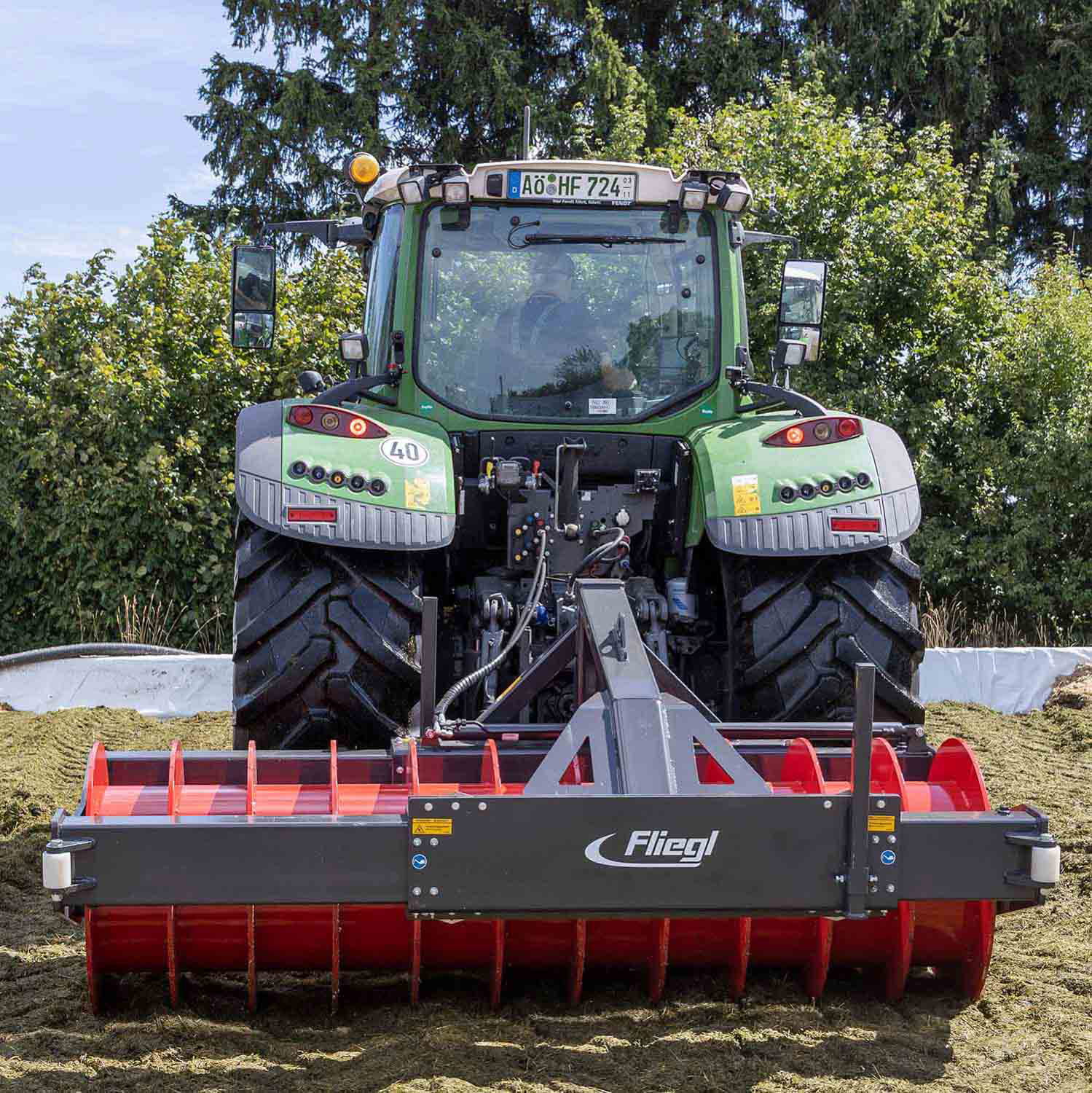 Fliegl Silowalze 3000 mm – hydraulische Seitenverschiebung, befüllbar, Dreipunktaufnahme