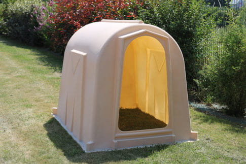 EMP Kälberiglu 1500 | L x B x H: 1500 x 1200 x 1250 mm | Farbe: elfenbein