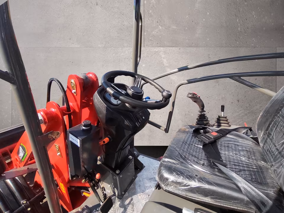 Electric wheel loader 606 Pro – all-wheel drive, 1000 kg model, actual lifting capacity 600–800 kg