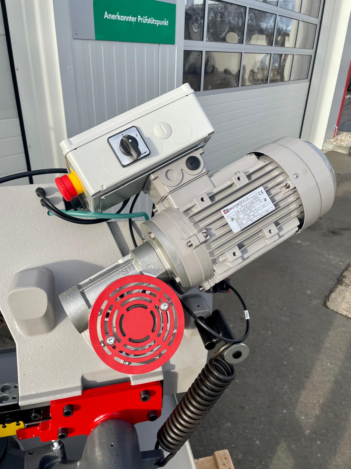 BOMAR BasiCut 275.230 DG – manuelle Metallbandsäge mit stabilem Graugussrahmen, Hartmetall-Sägebandführung und 1.500 W Antrieb