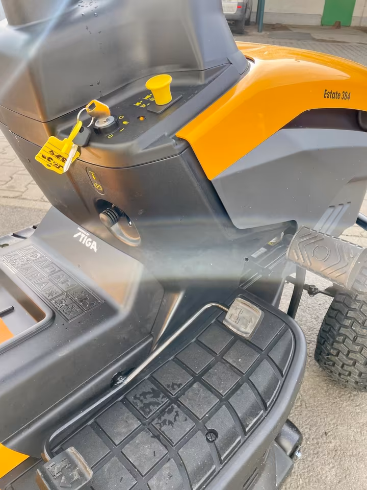 STIGA Estate 384 Rasentraktor – 84 cm – 13,8 PS – Hydrostat – Mulchkit inklusive