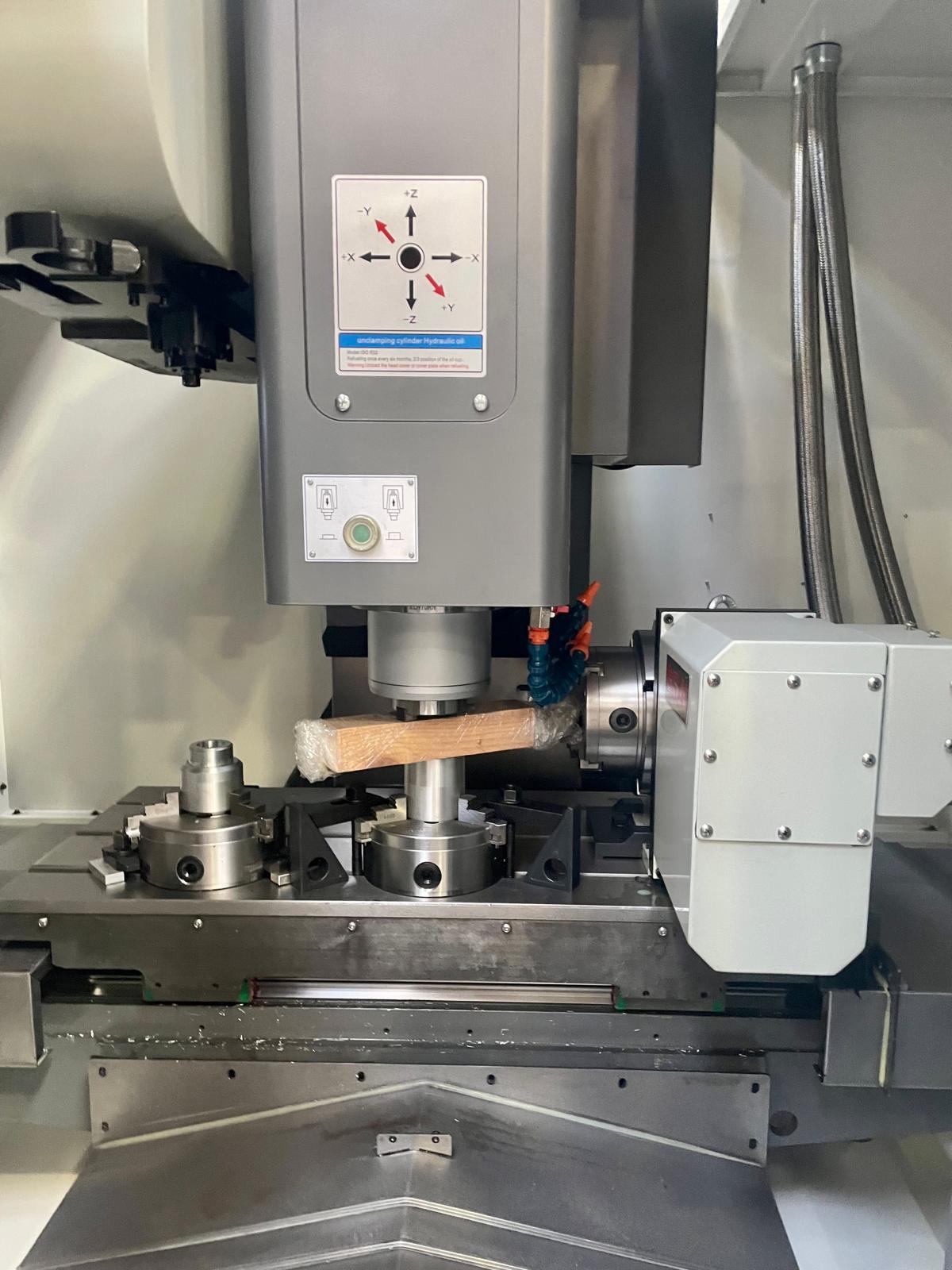 Elmag CNC machining center S650-CNC – SIEMENS 828D control, 24-position tool changer