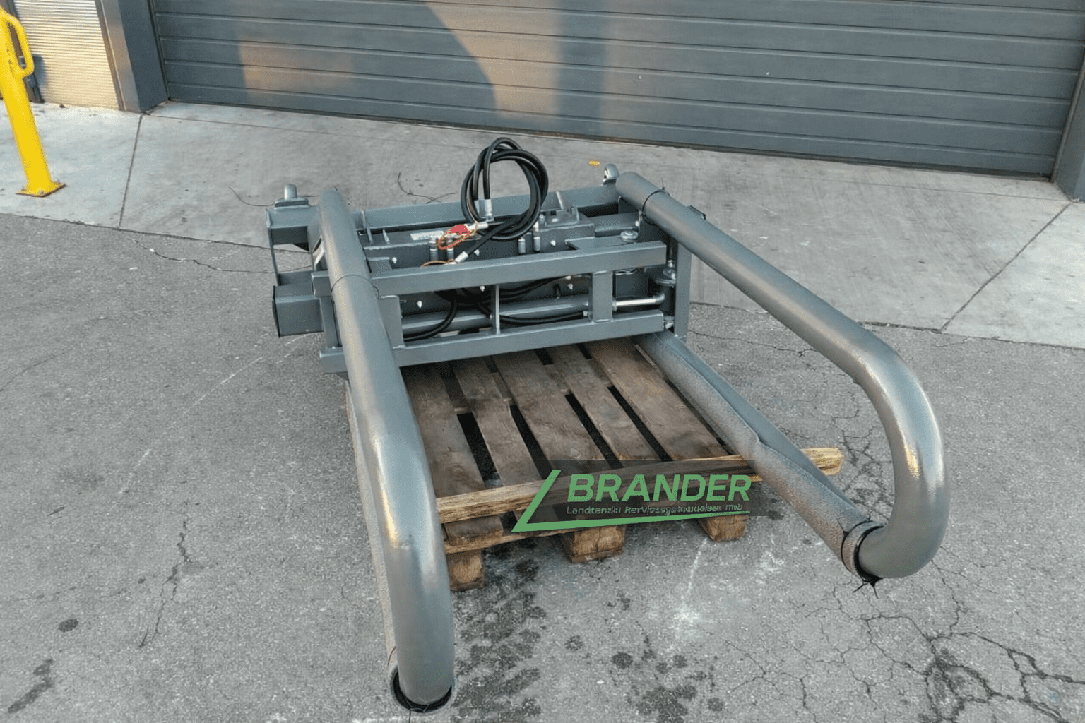 Quaderballengreifer 700 mm Spannweite mit Euroaufnahme – 1000 kg Tragkraft