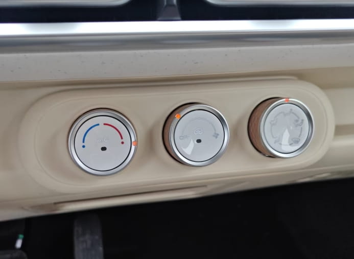 Wuling L7e electric car, 4-seater, 3-door, 90 km/h – 215 km range, including €3,000 electric vehicle subsidy