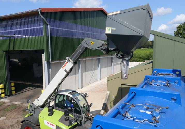 Bressel und Lade Trichterschaufel