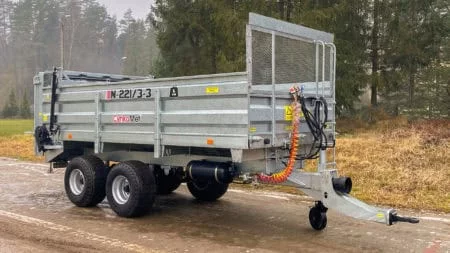 Cynkomet Miststreuer 6.000 kg mit Tandemachse und Parabelfedern