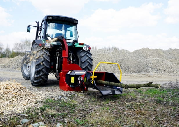 Remet RT690RH wood chipper with its own hydraulic system – Hydraulic disc chipper for wood up to 130 mm