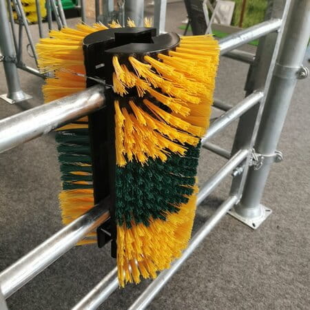 Patura Kratzbürste Multifix - für Wand- und Pfostenmontage