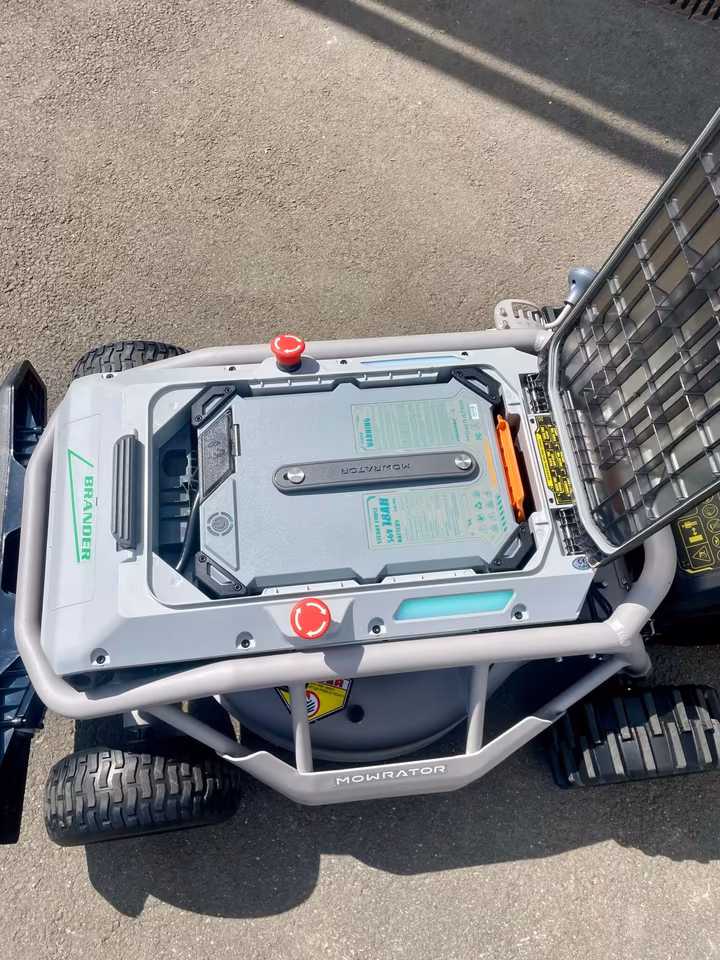 Mowrator S1 4WD Breitreifen 18Ah – RC Rasenmäher für 4500 m² & 85 % Steigung | 53 cm Clean-Cut