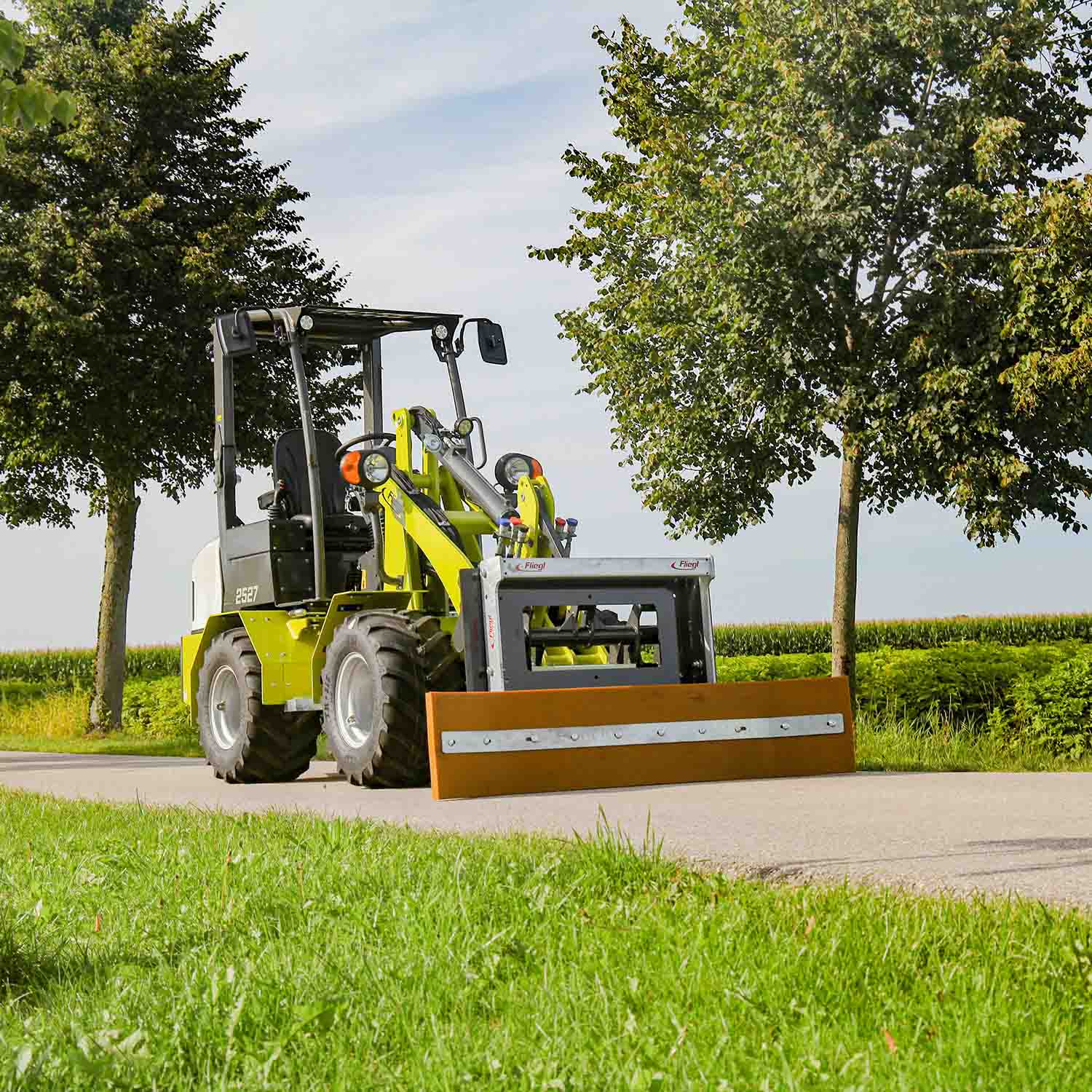 Lame de poussée rigide universelle Fliegl Pro avec support européen