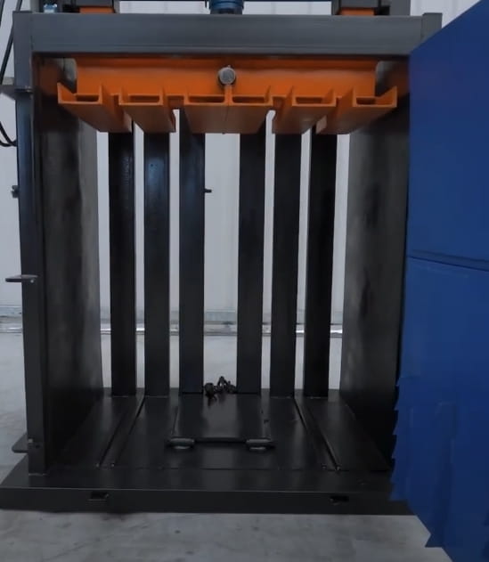 Altpapierpresse / Kartonpresse / Folienpresse 10 Tonnen - 400V / 2,2kW