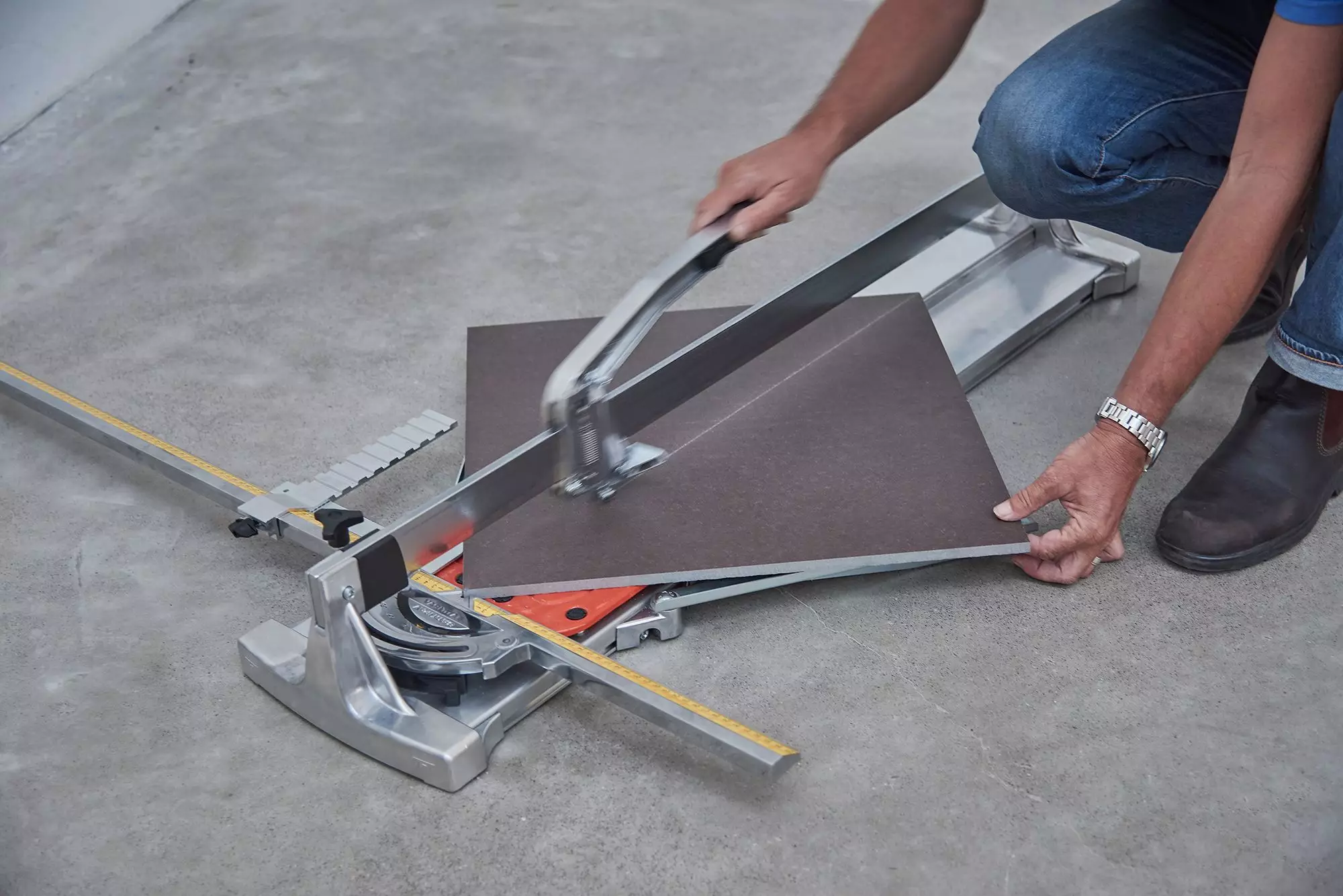 Elmag PROFI EVO 63 hand-held tile cutter