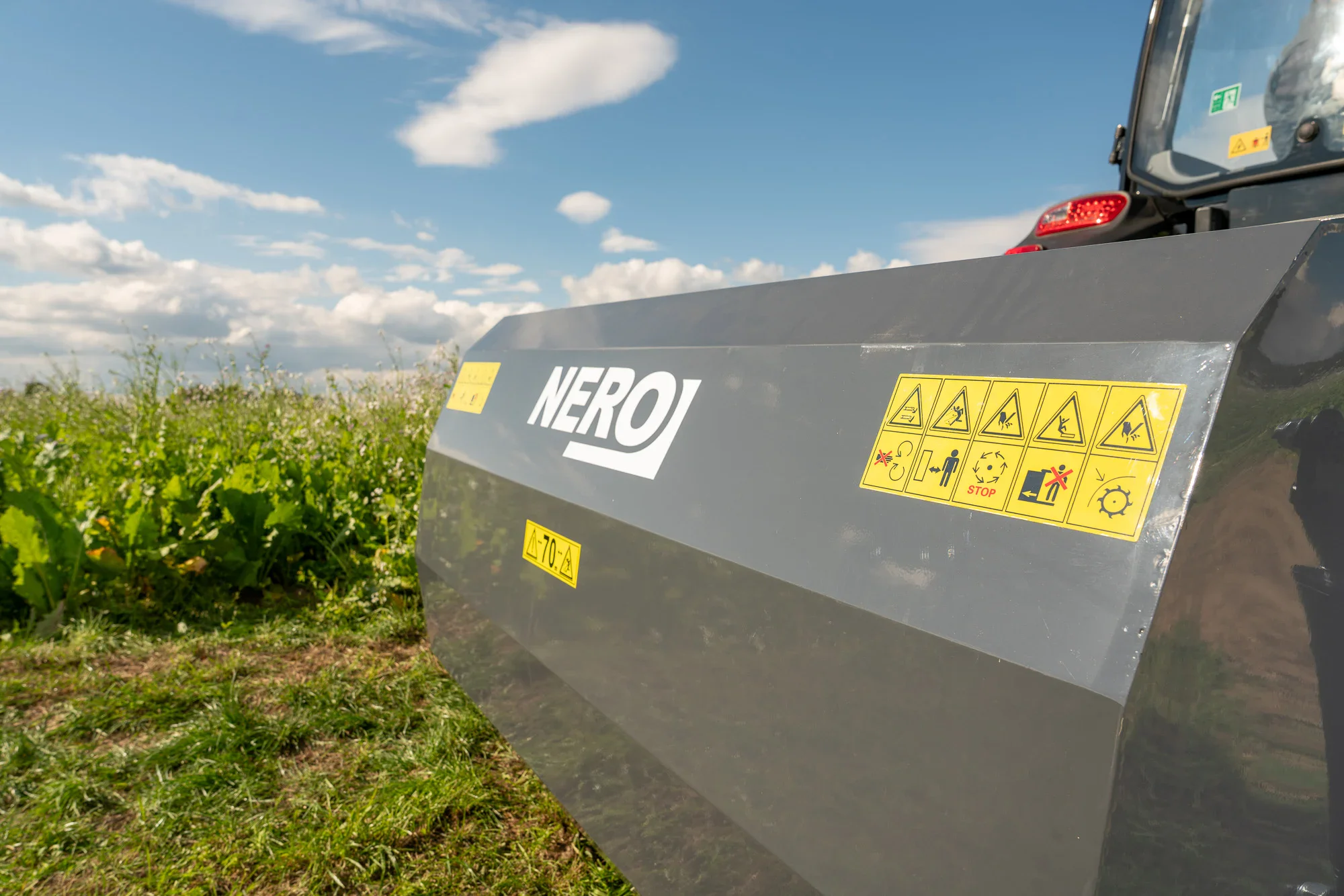 Nero Mulcher 1600mm mit Sammelbehälter – mit 720 Liter Fangkorb