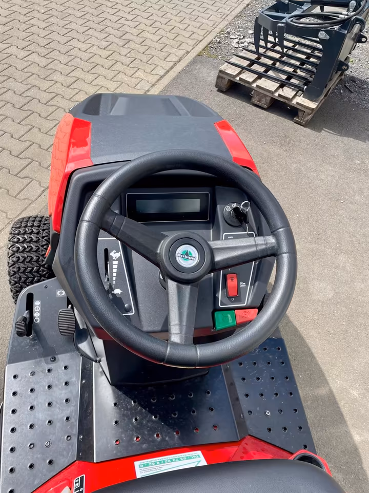 Herkules Rasentraktor HT 102-24 XD 4WD NEO – Hochentleerung, 4WD & 102 cm Mähwerk