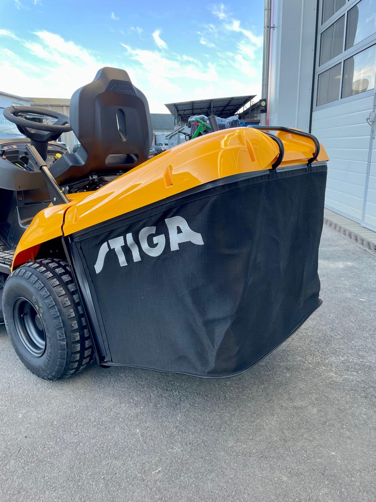 STIGA Rasentraktor Estate 798 W – 98 cm – 20,3 PS – Hydrostat – Mulchkit, Anhängerkupplung & Ladegerät