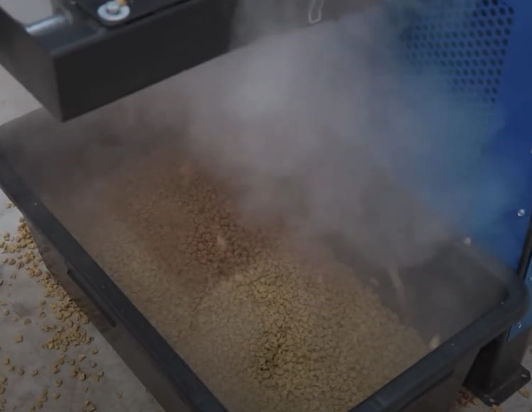 Futtermittelproduktionsmaschine für Tierfutter 200kg / h - 400V / 25kW