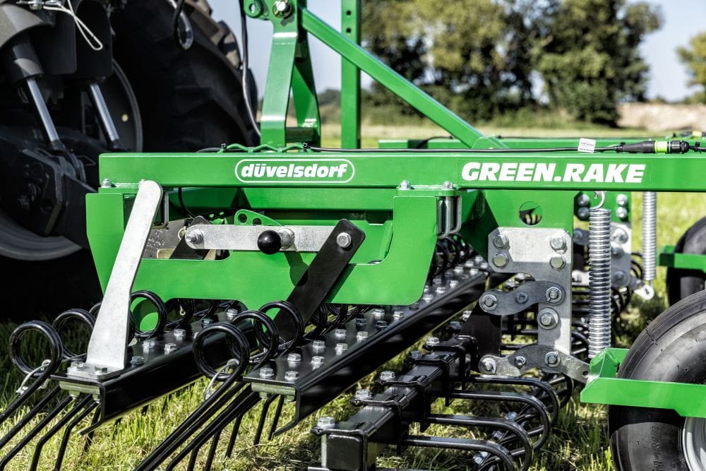 Düvelsdorf GREEN.RAKE vario 1,2–3,0 m – Profi Grünlandstriegel für Nachsaat & Pflege