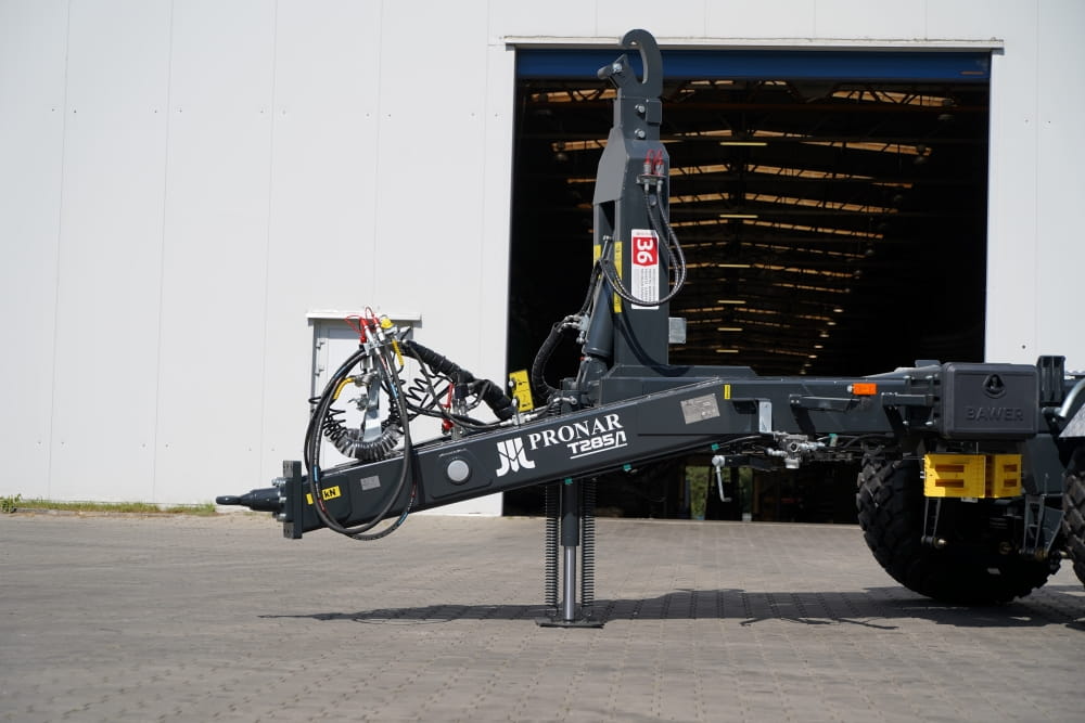 PRONAR T285/1 Hooklift Trailer – 23 t Gross Vehicle Weight, Tandem Axle, Parabolic Suspension & Hydraulic System