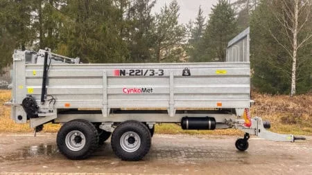 Cynkomet Miststreuer 6.000 kg mit Tandemachse und Parabelfedern