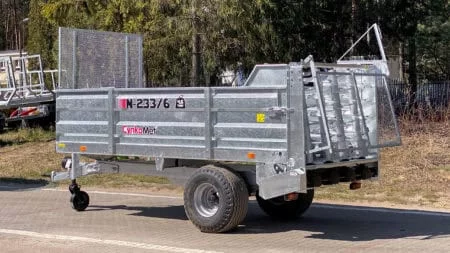 Cynkomet Miststreuer 4.500 kg, 4 vertikale Streuwalzen, feuerverzinkt