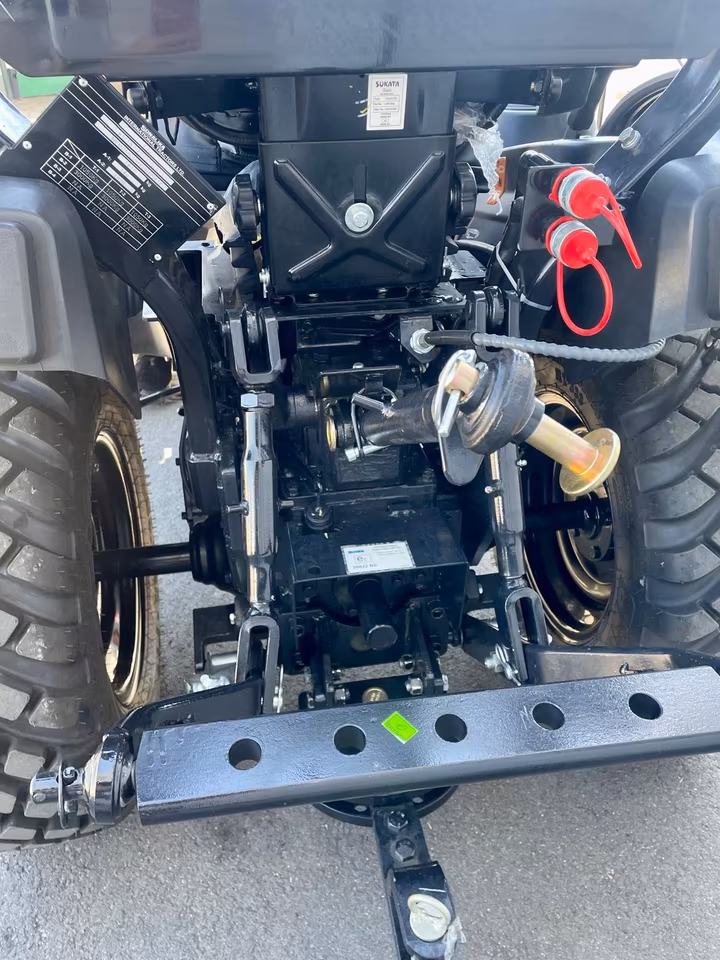 Solis 26 HST Panther – Tracteur compact de 26 ch avec transmission hydrostatique et transmission intégrale