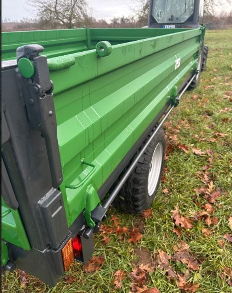 Single-axle three-way tipper trailer - 4T / 300x160x40cm with overrun brake