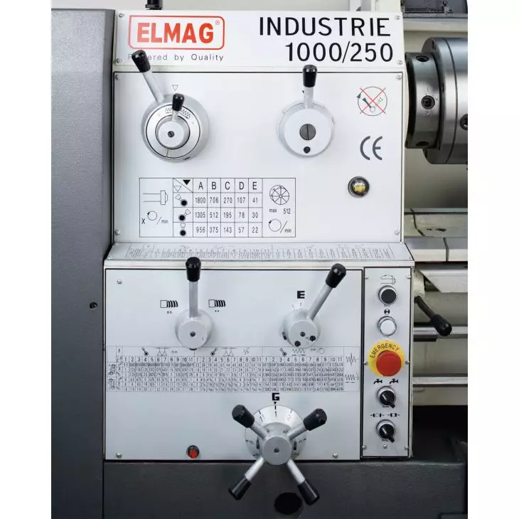 ELMAG Universal-Drehmaschine INDUSTRIE 2000/250, inkl. RÖHM-Drehfutter, 3-Achs-Positionsanzeige