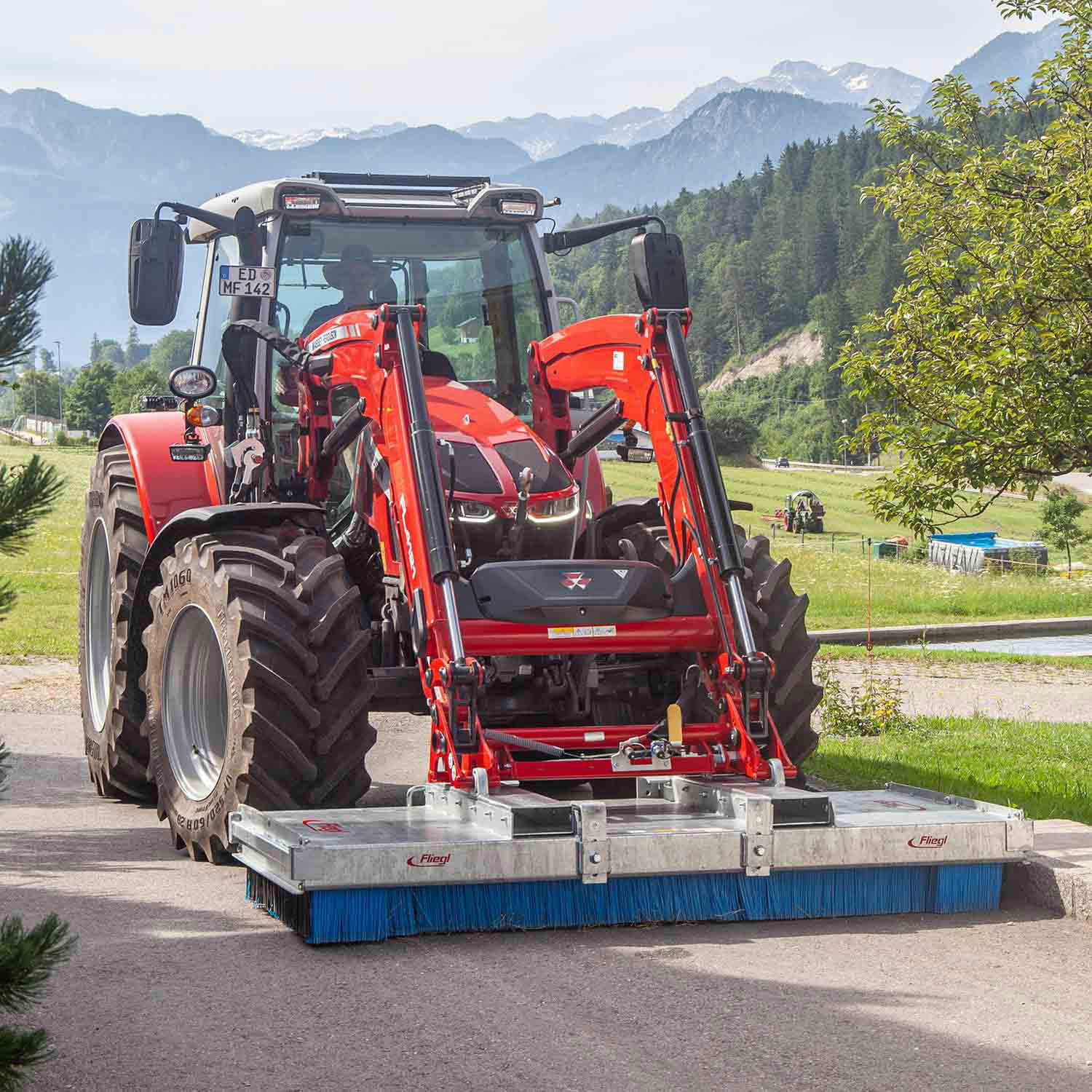 Fliegl Kehrbesen 22 Reihen | verzinkt | Stapler- & Euronormaufnahme | Profi-Kehrsystem