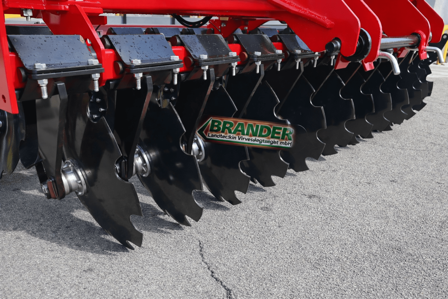 Scheibenegge 3000 mm – 600 mm Scheiben | Hydropack, Walze, 24 Scheiben