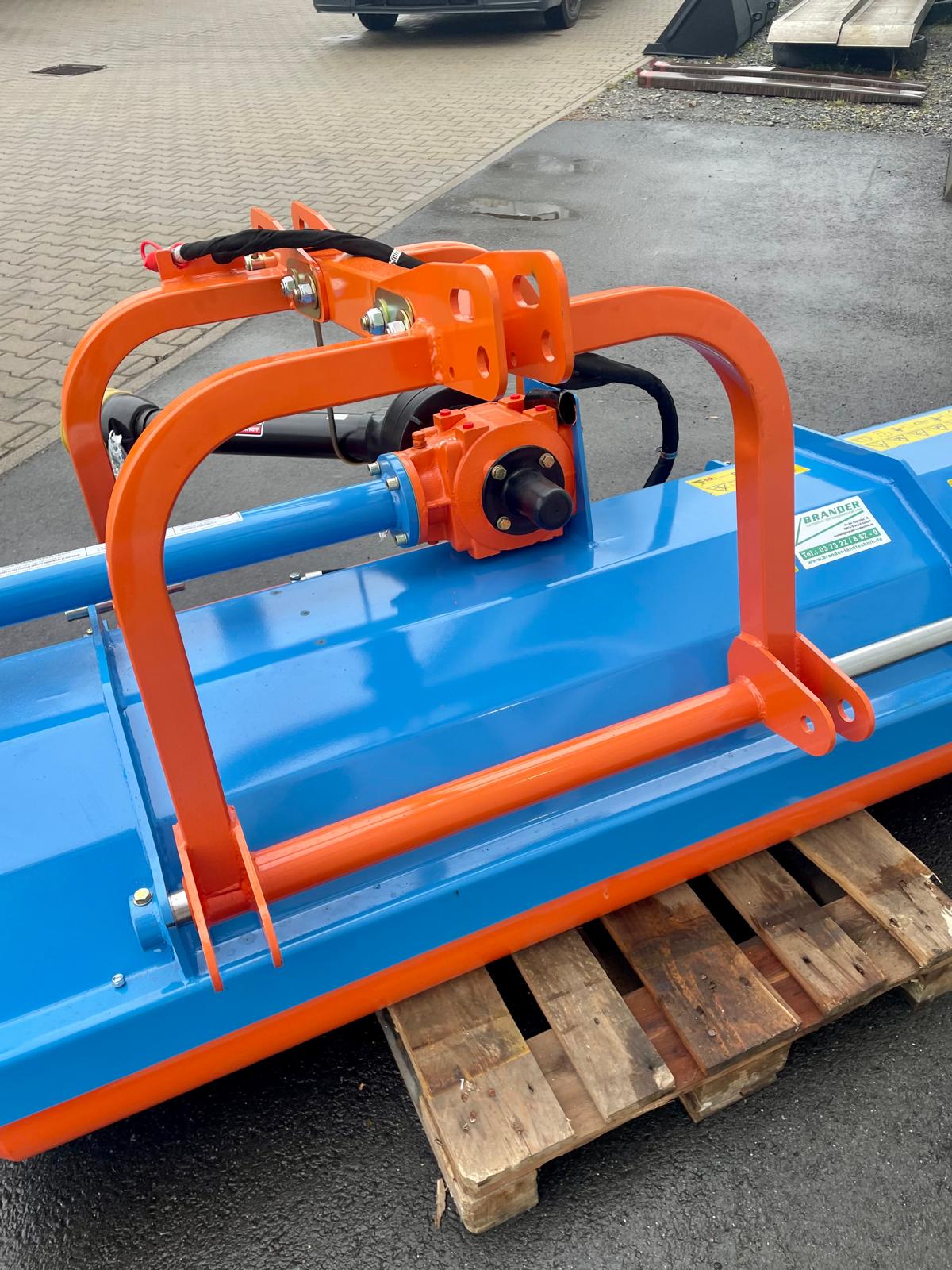 Mulcher STARK KDX 200 – Schlegelmulcher 2,00 m mit hydraulischer Seitenverstellung