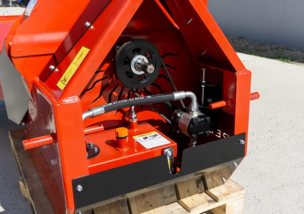 Remet RT690RH wood chipper with its own hydraulic system – Hydraulic disc chipper for wood up to 130 mm