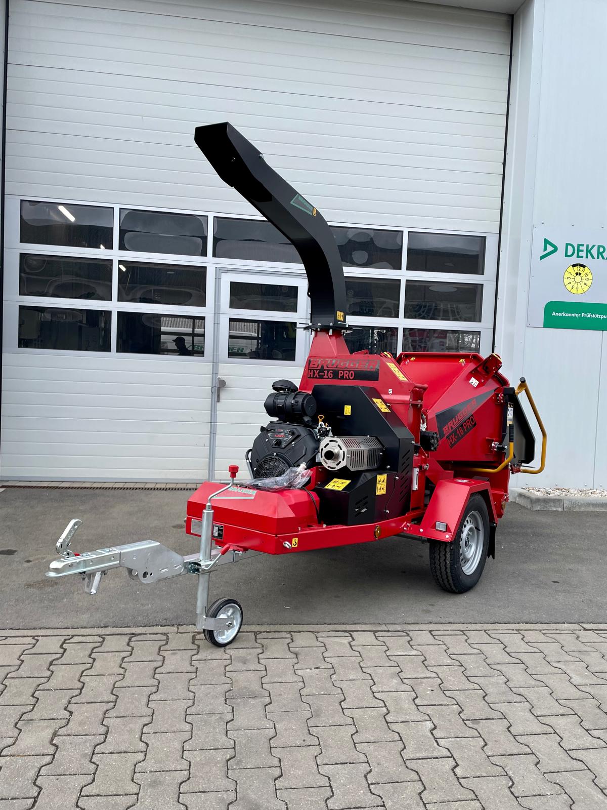 BRUGGER Holzhäcksler HX16 Pro Benzinmotor - mit Straßenzulassung