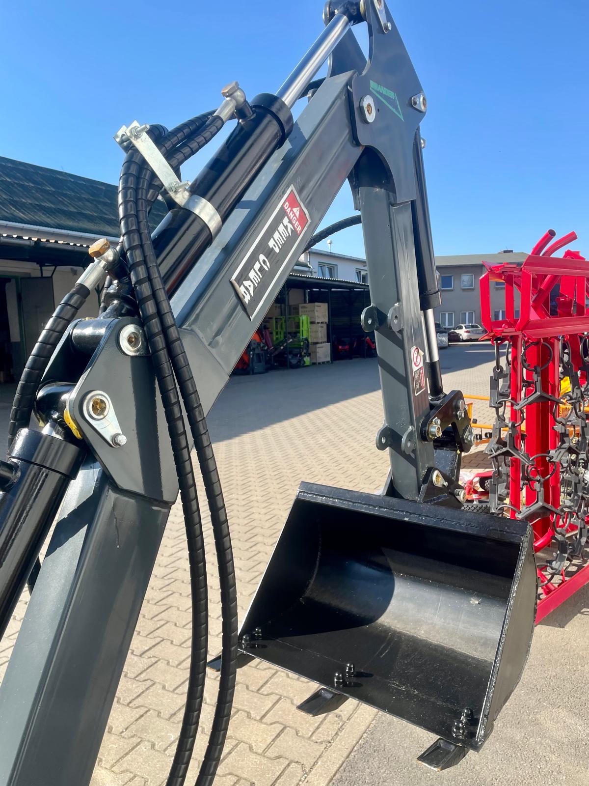 Schreitbagger Nero 580 kg | 15 PS Loncin Benzinmotor | 360° Schwenkbereich | E-Start