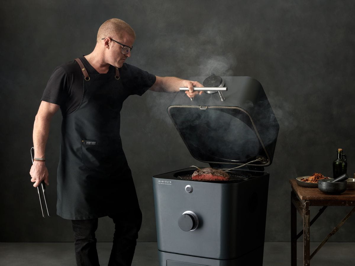 Everdure 4K Outdoor Ofen mit elektrischem Anzünder – Premium Holzkohle Kamado Grill | Farbe: graphit