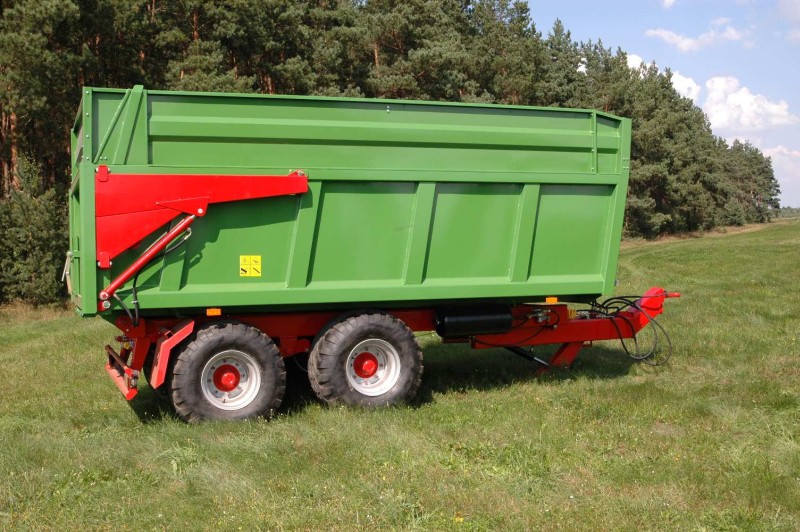landwirtschaftswagen, grüner anhänger, muldenkipper, große räder, off-road trailer